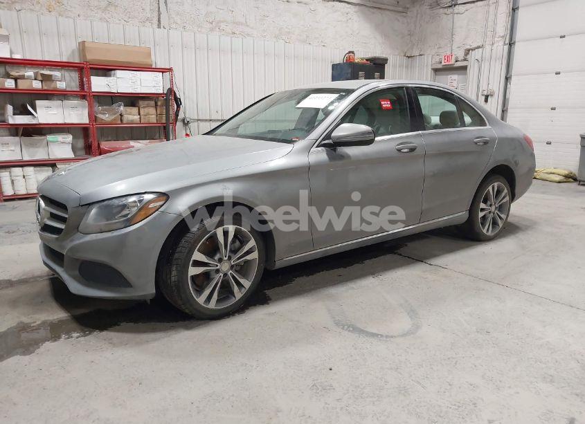 Photo 2 of 2016 Mercedes-benz C 300 4MATIC/LUXURY 4MATIC/SPORT 4MATIC (VIN 55SWF4KB8GU113087)