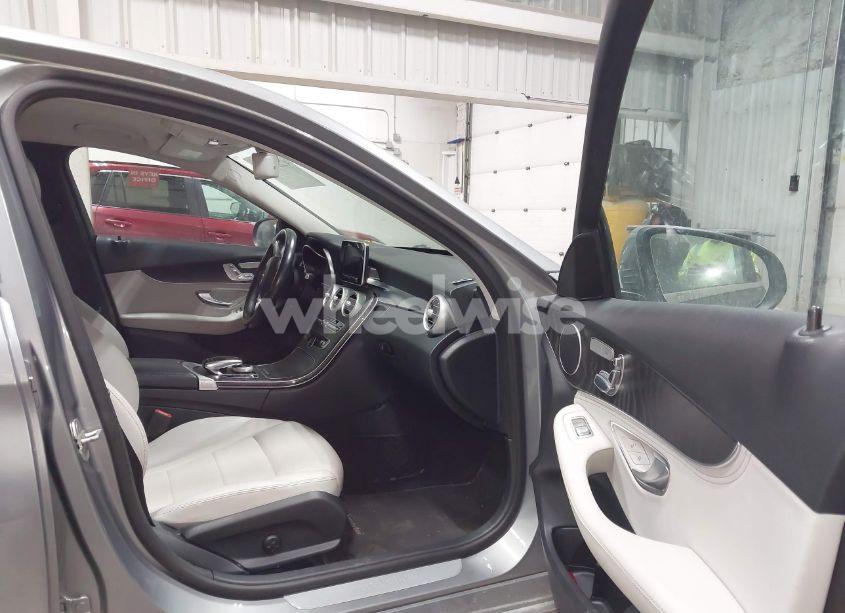 Photo 5 of 2016 Mercedes-benz C 300 4MATIC/LUXURY 4MATIC/SPORT 4MATIC (VIN 55SWF4KB8GU113087)