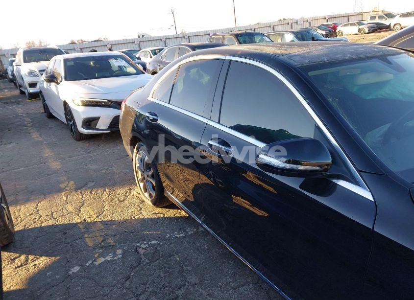 Photo 13 of 2016 Mercedes-benz C 300 4MATIC/LUXURY 4MATIC/SPORT 4MATIC (VIN 55SWF4KB8GU115213)