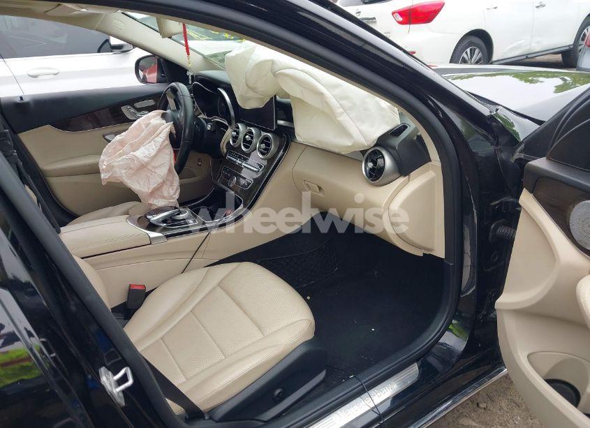 Photo 5 of 2016 Mercedes-benz C 300 4MATIC/LUXURY 4MATIC/SPORT 4MATIC (VIN 55SWF4KB8GU147398)