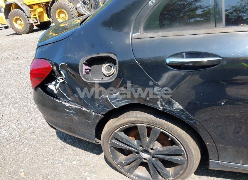 Photo 18 of 2016 Mercedes-benz C 300 4MATIC/LUXURY 4MATIC/SPORT 4MATIC (VIN 55SWF4KB8GU149538)