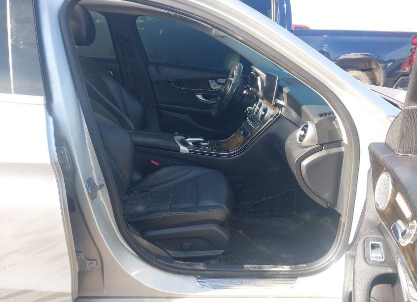 Photo 5 of 2016 Mercedes-benz C 300 4MATIC/LUXURY 4MATIC/SPORT 4MATIC (VIN 55SWF4KB8GU168817)