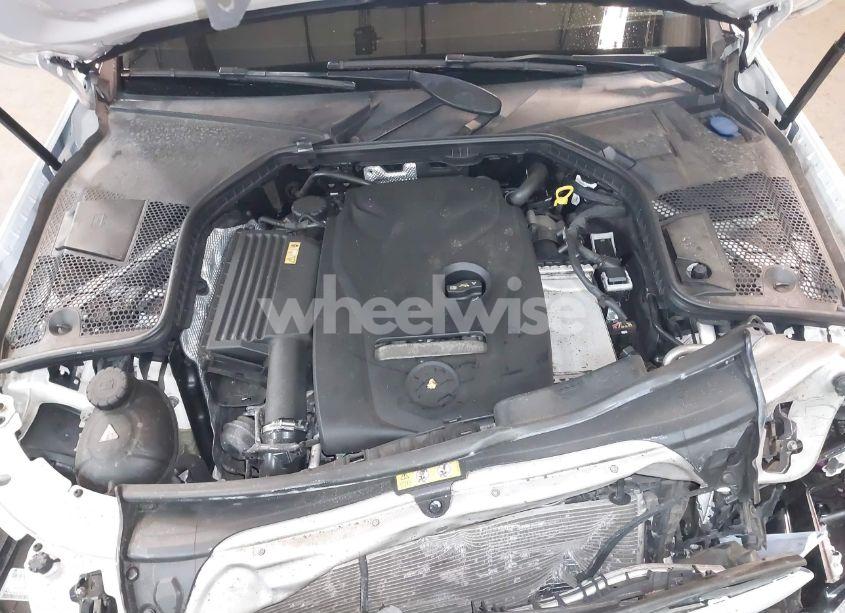 Photo 10 of 2016 Mercedes-benz C 300 4MATIC/LUXURY 4MATIC/SPORT 4MATIC (VIN 55SWF4KB8GU172981)