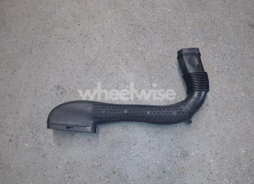 Photo 12 of 2016 Mercedes-benz C 300 4MATIC/LUXURY 4MATIC/SPORT 4MATIC (VIN 55SWF4KB8GU172981)