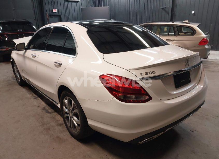 Photo 3 of 2016 Mercedes-benz C 300 4MATIC/LUXURY 4MATIC/SPORT 4MATIC (VIN 55SWF4KB8GU172981)