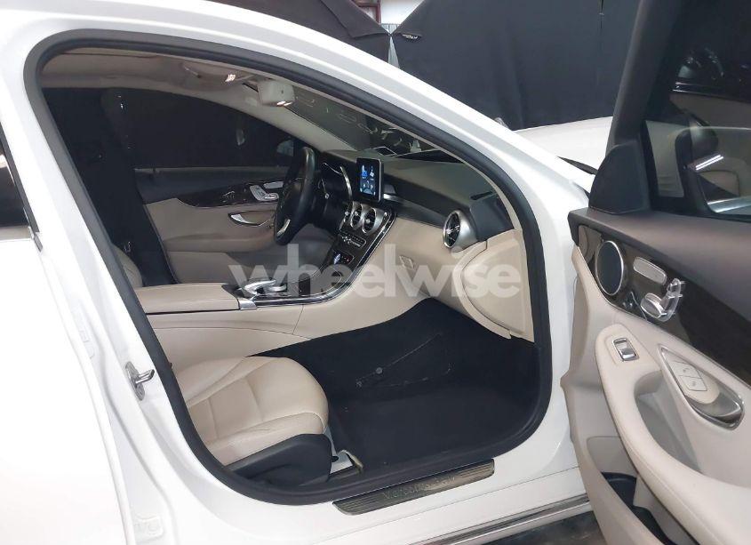 Photo 5 of 2016 Mercedes-benz C 300 4MATIC/LUXURY 4MATIC/SPORT 4MATIC (VIN 55SWF4KB8GU172981)