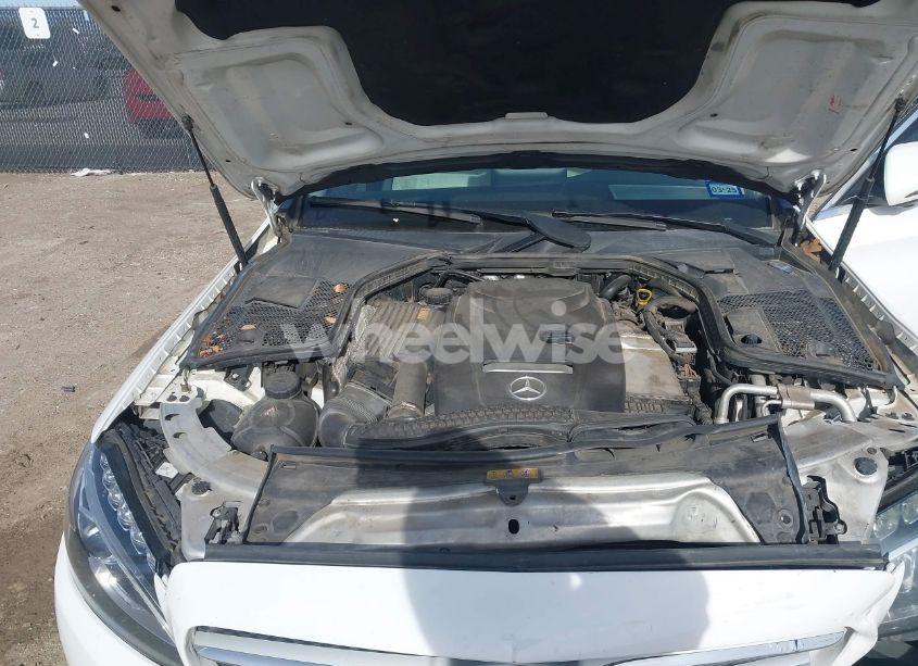 Photo 10 of 2016 Mercedes-benz C 300 4MATIC/LUXURY 4MATIC/SPORT 4MATIC (VIN 55SWF4KB8GU177579)