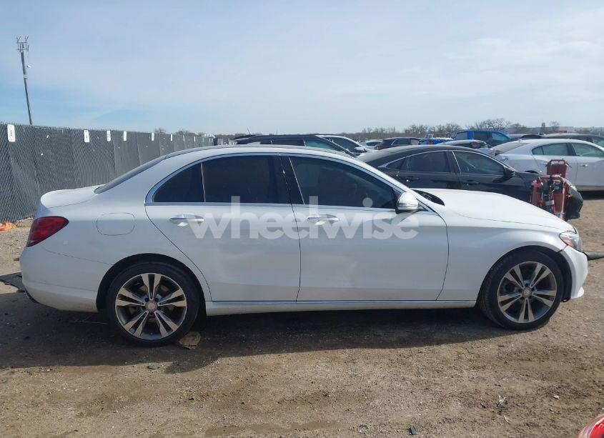 Photo 13 of 2016 Mercedes-benz C 300 4MATIC/LUXURY 4MATIC/SPORT 4MATIC (VIN 55SWF4KB8GU177579)