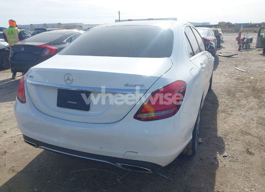 Photo 4 of 2016 Mercedes-benz C 300 4MATIC/LUXURY 4MATIC/SPORT 4MATIC (VIN 55SWF4KB8GU177579)