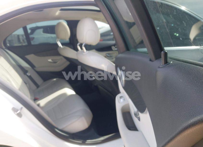 Photo 8 of 2016 Mercedes-benz C 300 4MATIC/LUXURY 4MATIC/SPORT 4MATIC (VIN 55SWF4KB8GU177579)