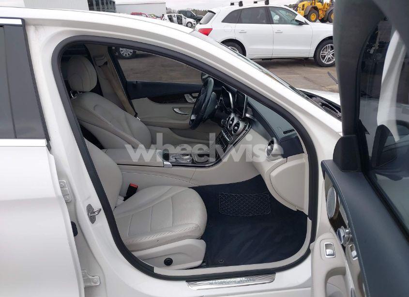 Photo 5 of 2017 Mercedes-benz C 300 4MATIC/LUXURY 4MATIC/SPORT 4MATIC (VIN 55SWF4KB8HU183111)