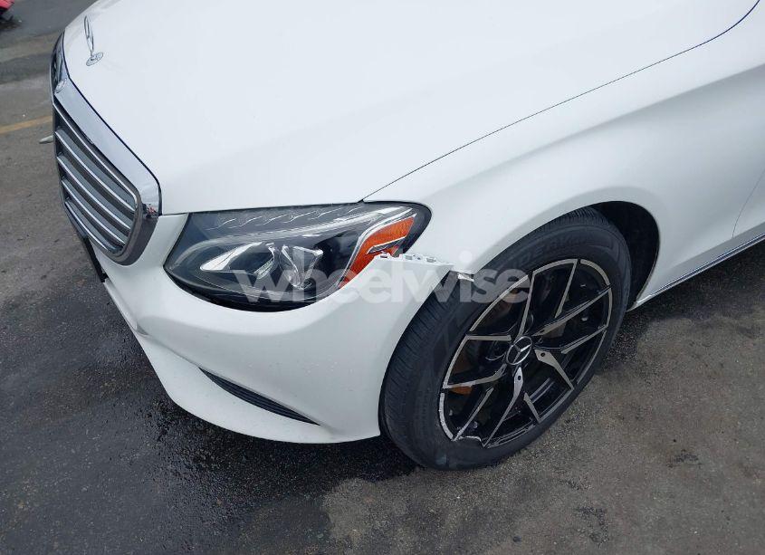 Photo 6 of 2017 Mercedes-benz C 300 4MATIC/LUXURY 4MATIC/SPORT 4MATIC (VIN 55SWF4KB8HU183111)