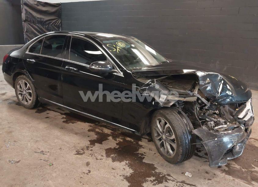 Photo 6 of 2017 Mercedes-benz C 300 4MATIC/LUXURY 4MATIC/SPORT 4MATIC (VIN 55SWF4KB8HU190821)