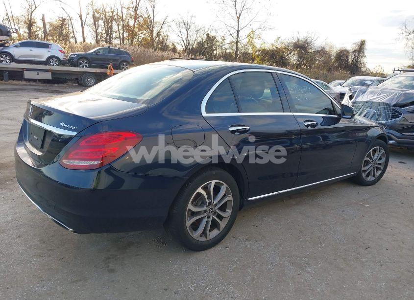 Photo 13 of 2017 Mercedes-benz C 300 4MATIC/LUXURY 4MATIC/SPORT 4MATIC (VIN 55SWF4KB8HU222442)