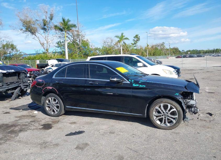Photo 13 of 2018 Mercedes-benz C 300 4MATIC (VIN 55SWF4KB8JU262848)