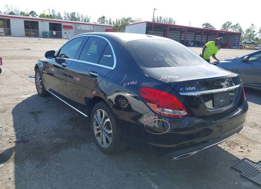 Photo 3 of 2018 Mercedes-benz C 300 4MATIC (VIN 55SWF4KB8JU262848)