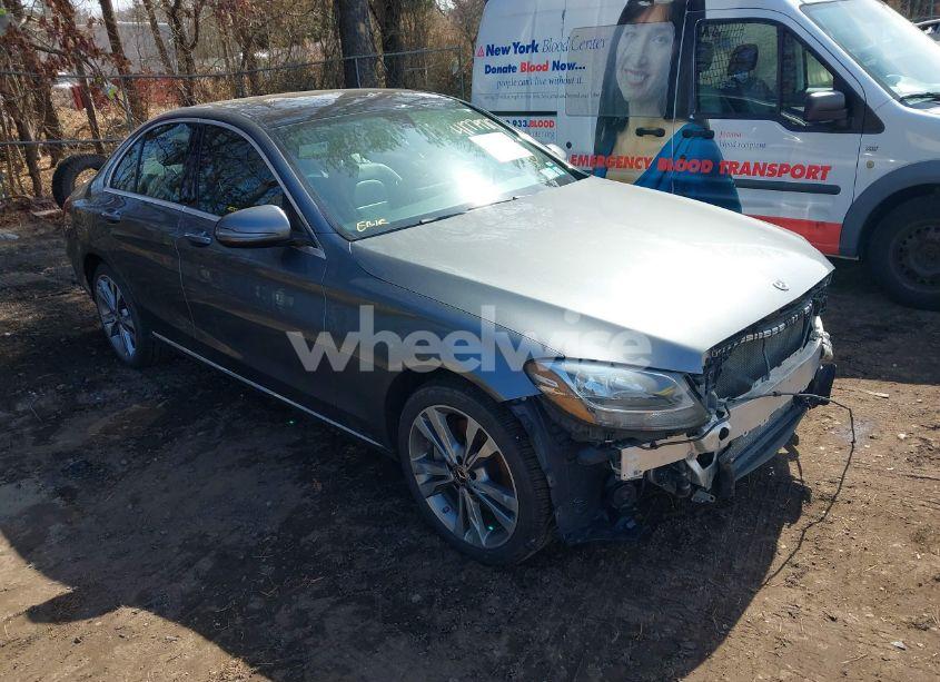 2018 Mercedes-benz C 300 4MATIC (VIN 55SWF4KB8JU275096) main photo