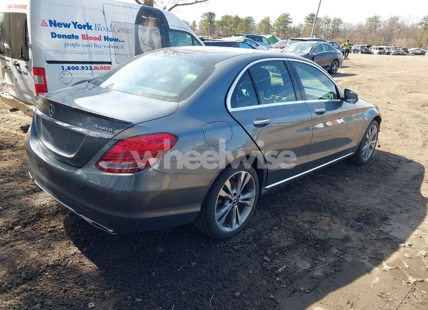 Photo 4 of 2018 Mercedes-benz C 300 4MATIC (VIN 55SWF4KB8JU275096)