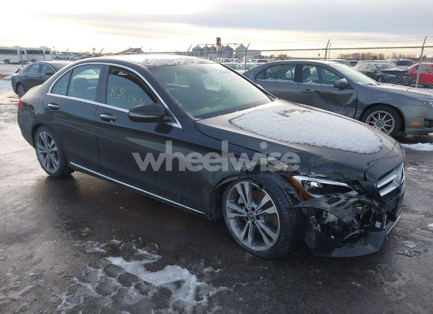 2018 Mercedes-benz C 300 4MATIC (VIN 55SWF4KB8JU281738) main photo