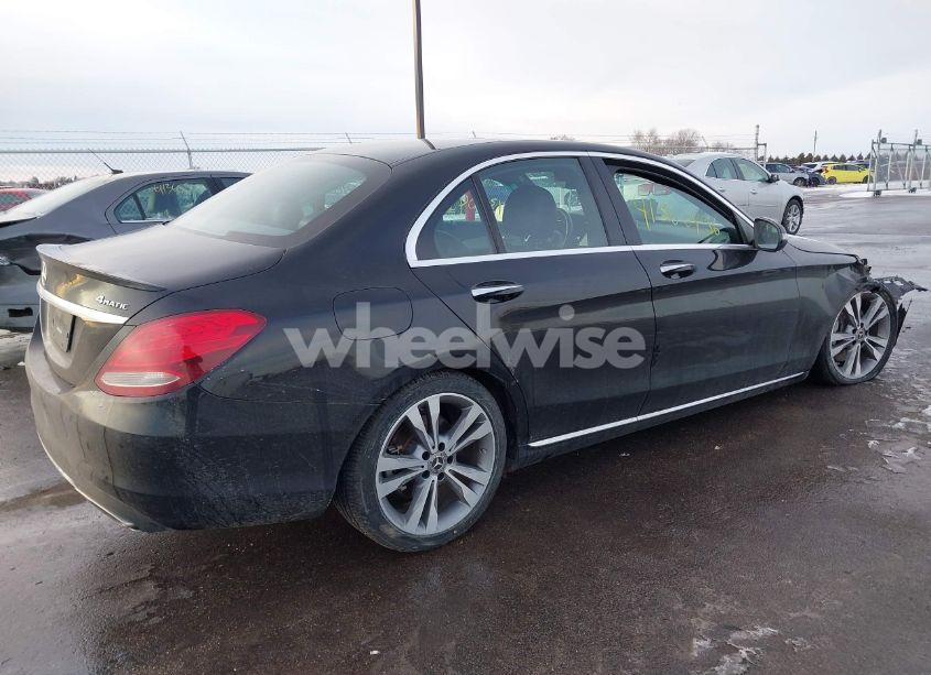 Photo 4 of 2018 Mercedes-benz C 300 4MATIC (VIN 55SWF4KB8JU281738)