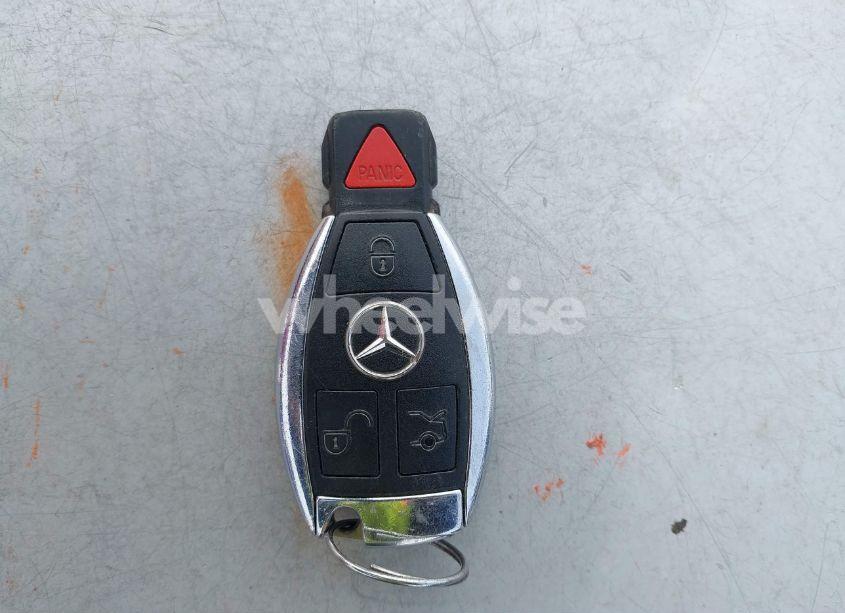 Photo 11 of 2015 Mercedes-benz C 300 4MATIC/LUXURY 4MATIC/SPORT 4MATIC (VIN 55SWF4KB9FU017130)