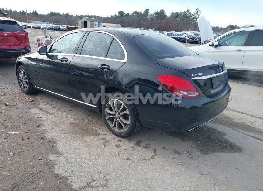 Photo 3 of 2015 Mercedes-benz C 300 4MATIC/LUXURY 4MATIC/SPORT 4MATIC (VIN 55SWF4KB9FU017130)