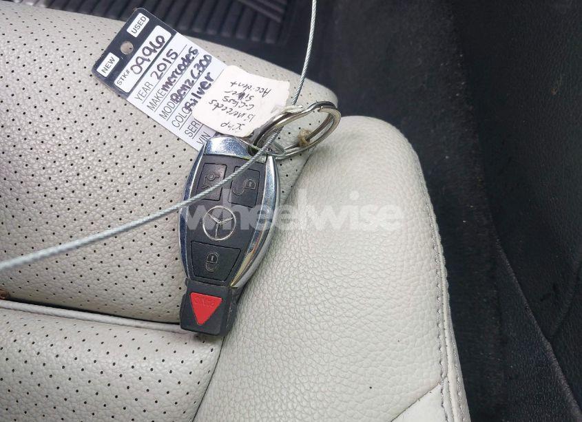 Photo 11 of 2015 Mercedes-benz C 300 4MATIC/LUXURY 4MATIC/SPORT 4MATIC (VIN 55SWF4KB9FU023350)