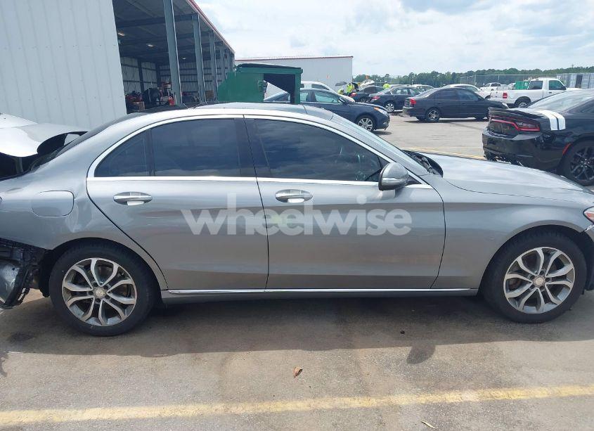 Photo 13 of 2015 Mercedes-benz C 300 4MATIC/LUXURY 4MATIC/SPORT 4MATIC (VIN 55SWF4KB9FU023350)