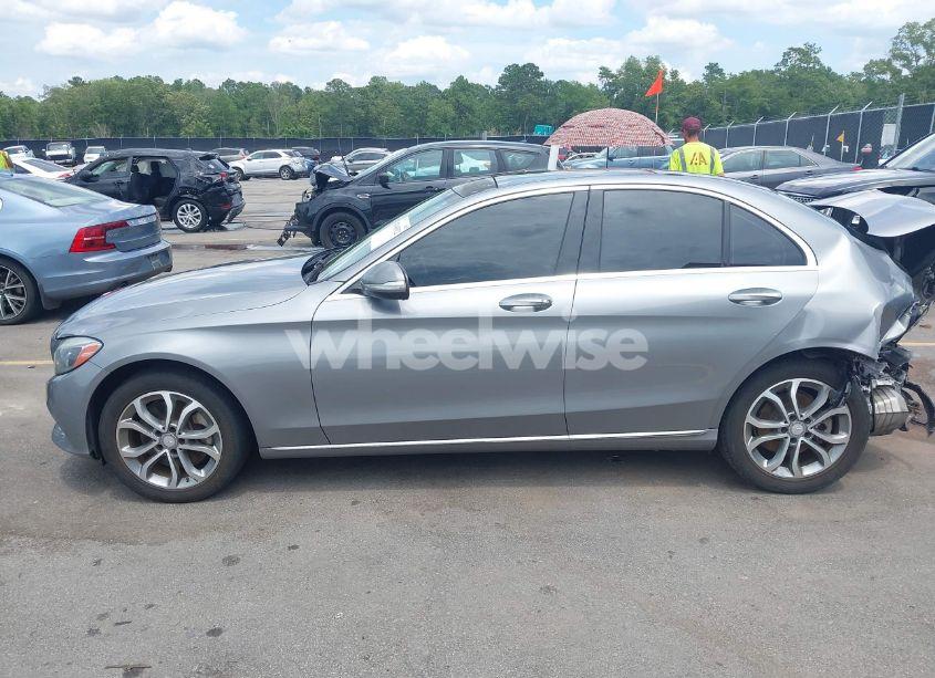 Photo 14 of 2015 Mercedes-benz C 300 4MATIC/LUXURY 4MATIC/SPORT 4MATIC (VIN 55SWF4KB9FU023350)
