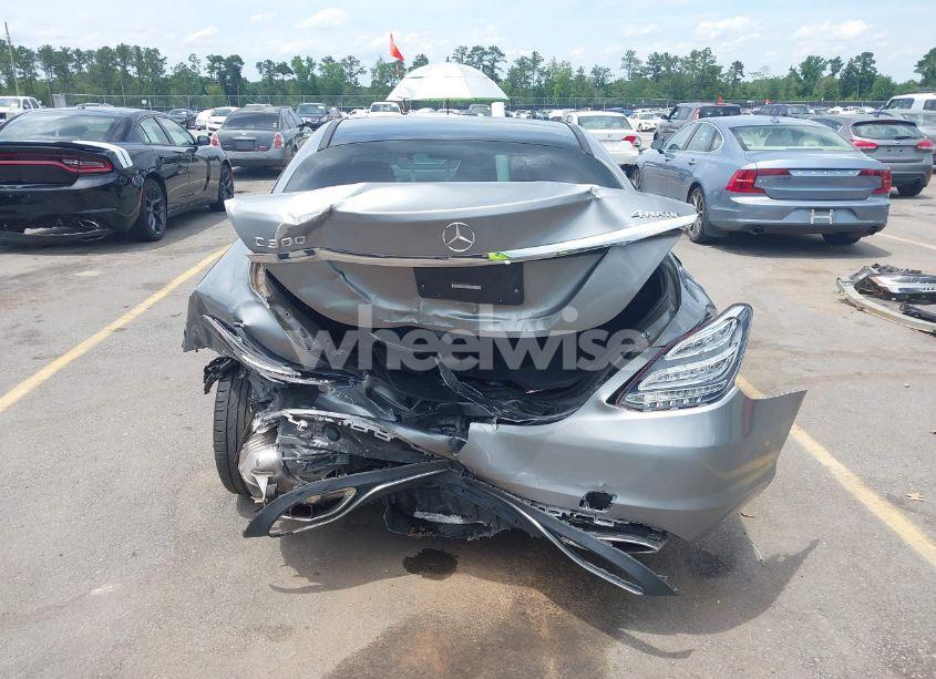 Photo 16 of 2015 Mercedes-benz C 300 4MATIC/LUXURY 4MATIC/SPORT 4MATIC (VIN 55SWF4KB9FU023350)