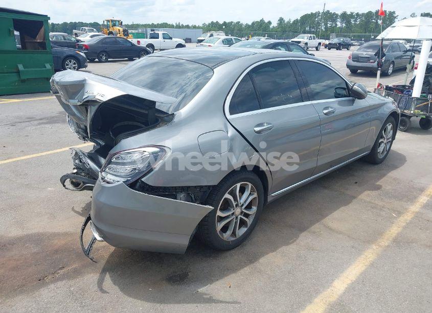 Photo 4 of 2015 Mercedes-benz C 300 4MATIC/LUXURY 4MATIC/SPORT 4MATIC (VIN 55SWF4KB9FU023350)