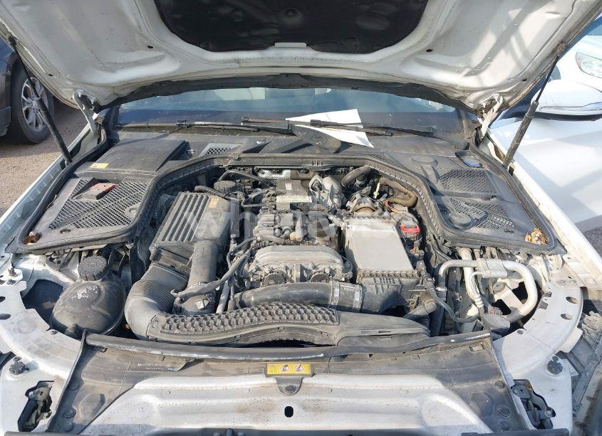 Photo 10 of 2015 Mercedes-benz C 300 4MATIC/LUXURY 4MATIC/SPORT 4MATIC (VIN 55SWF4KB9FU024790)