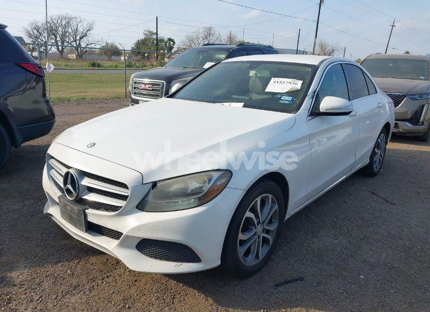 Photo 2 of 2015 Mercedes-benz C 300 4MATIC/LUXURY 4MATIC/SPORT 4MATIC (VIN 55SWF4KB9FU024790)
