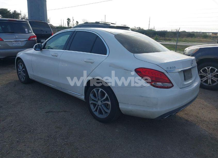Photo 3 of 2015 Mercedes-benz C 300 4MATIC/LUXURY 4MATIC/SPORT 4MATIC (VIN 55SWF4KB9FU024790)
