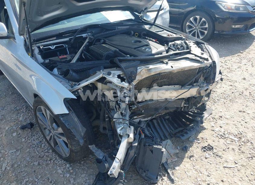 Photo 11 of 2015 Mercedes-benz C 300 4MATIC/LUXURY 4MATIC/SPORT 4MATIC (VIN 55SWF4KB9FU030749)