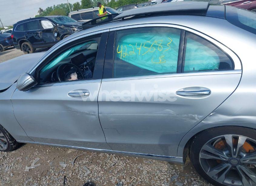 Photo 14 of 2015 Mercedes-benz C 300 4MATIC/LUXURY 4MATIC/SPORT 4MATIC (VIN 55SWF4KB9FU030749)