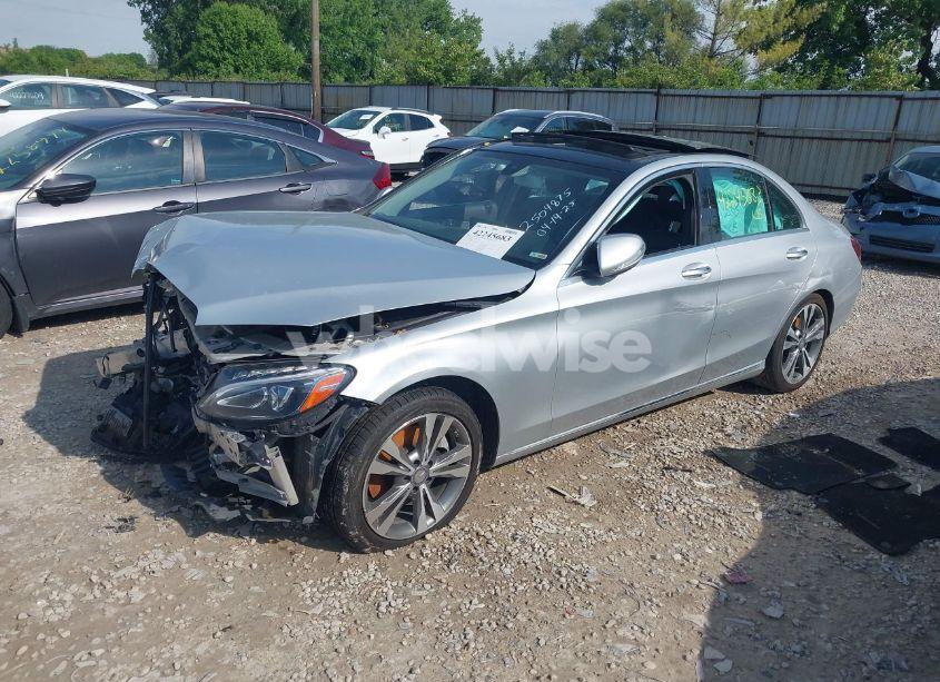 Photo 2 of 2015 Mercedes-benz C 300 4MATIC/LUXURY 4MATIC/SPORT 4MATIC (VIN 55SWF4KB9FU030749)