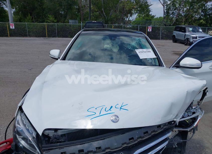 Photo 10 of 2015 Mercedes-benz C 300 4MATIC/LUXURY 4MATIC/SPORT 4MATIC (VIN 55SWF4KB9FU033439)