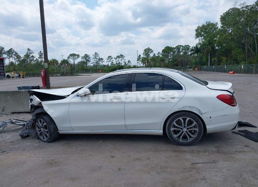 Photo 13 of 2015 Mercedes-benz C 300 4MATIC/LUXURY 4MATIC/SPORT 4MATIC (VIN 55SWF4KB9FU033439)