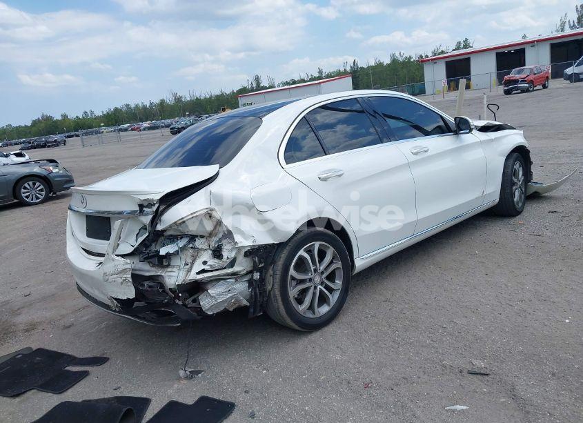 Photo 4 of 2015 Mercedes-benz C 300 4MATIC/LUXURY 4MATIC/SPORT 4MATIC (VIN 55SWF4KB9FU033439)