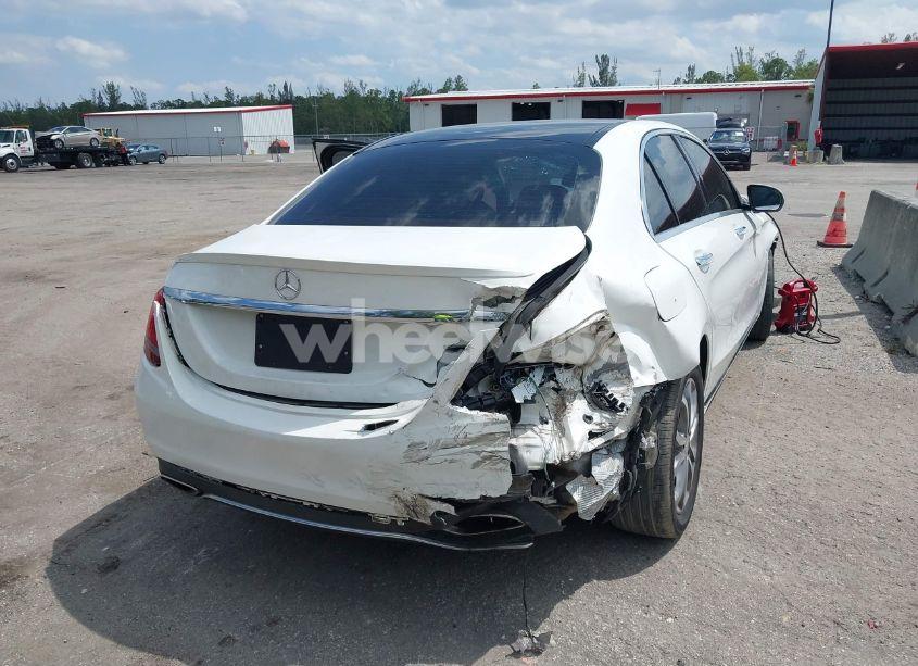 Photo 6 of 2015 Mercedes-benz C 300 4MATIC/LUXURY 4MATIC/SPORT 4MATIC (VIN 55SWF4KB9FU033439)