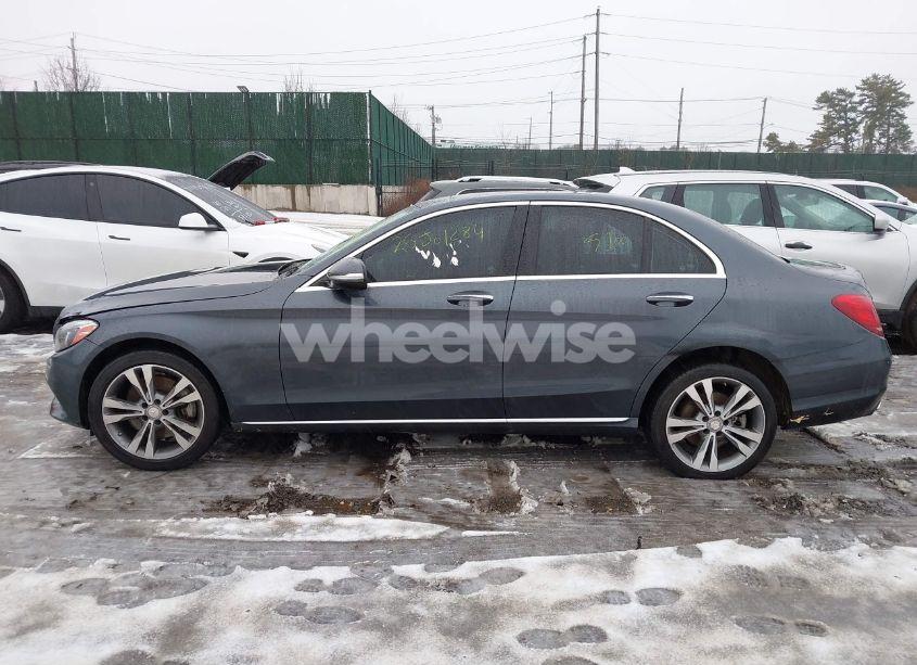 Photo 13 of 2015 Mercedes-benz C 300 4MATIC/LUXURY 4MATIC/SPORT 4MATIC (VIN 55SWF4KB9FU079627)