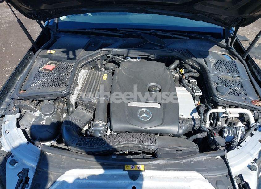 Photo 10 of 2015 Mercedes-benz C 300 4MATIC/LUXURY 4MATIC/SPORT 4MATIC (VIN 55SWF4KB9FU080101)