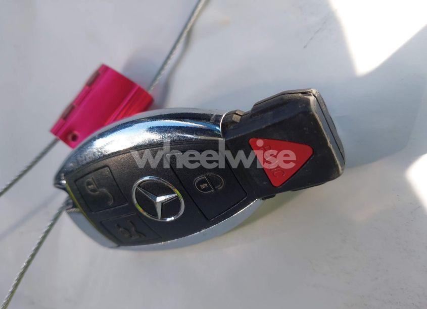 Photo 11 of 2015 Mercedes-benz C 300 4MATIC/LUXURY 4MATIC/SPORT 4MATIC (VIN 55SWF4KB9FU080101)