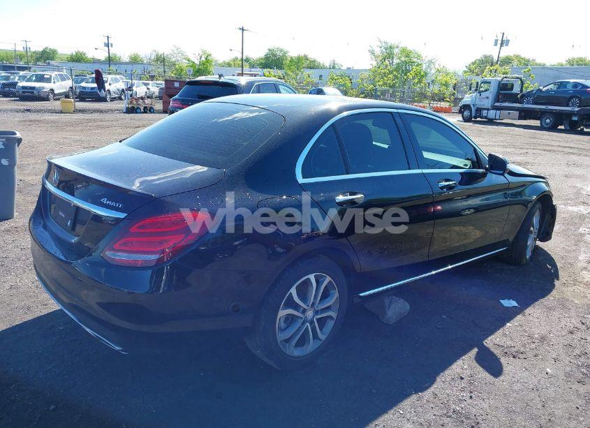 Photo 4 of 2015 Mercedes-benz C 300 4MATIC/LUXURY 4MATIC/SPORT 4MATIC (VIN 55SWF4KB9FU080101)