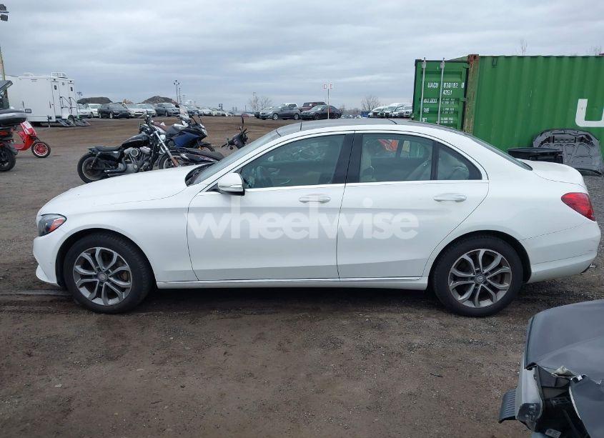 Photo 14 of 2015 Mercedes-benz C 300 4MATIC/LUXURY 4MATIC/SPORT 4MATIC (VIN 55SWF4KB9FU094676)