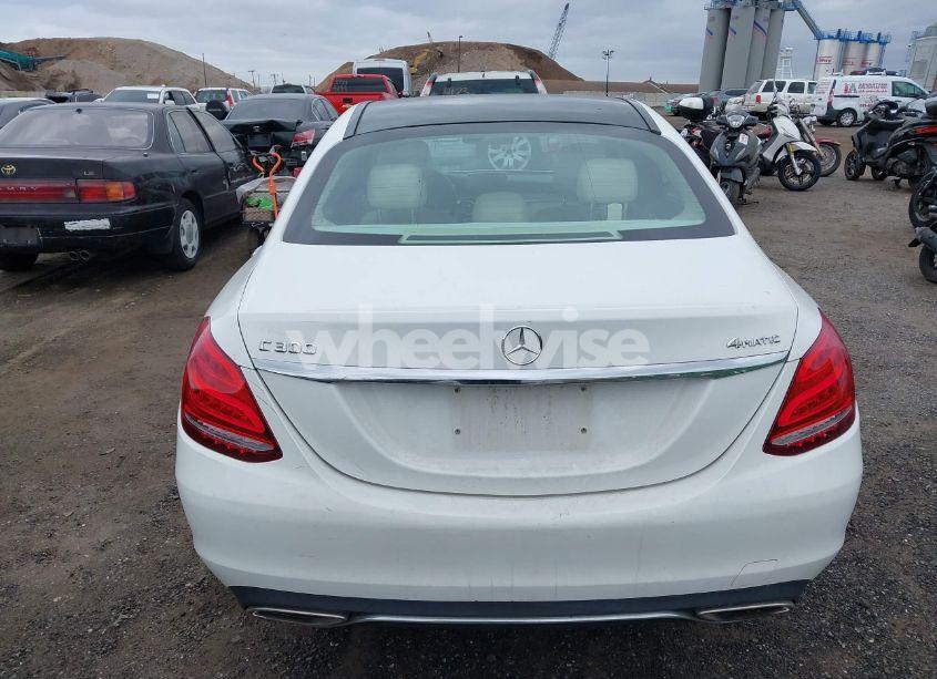 Photo 16 of 2015 Mercedes-benz C 300 4MATIC/LUXURY 4MATIC/SPORT 4MATIC (VIN 55SWF4KB9FU094676)