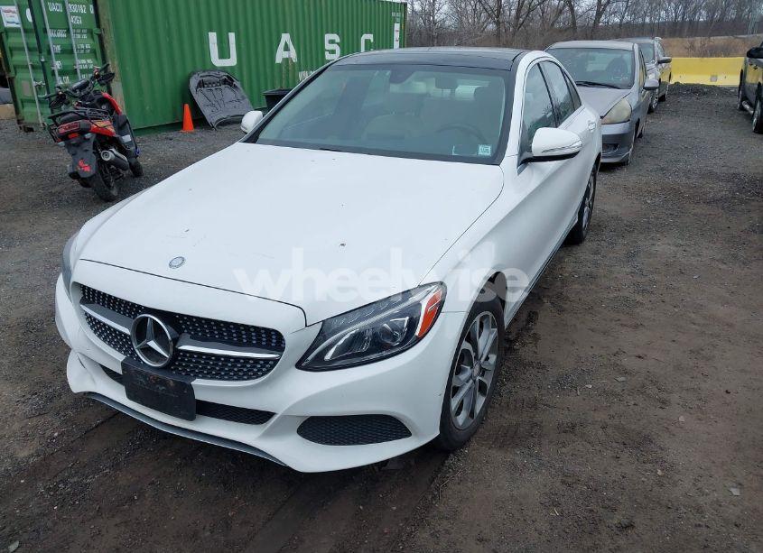 Photo 2 of 2015 Mercedes-benz C 300 4MATIC/LUXURY 4MATIC/SPORT 4MATIC (VIN 55SWF4KB9FU094676)