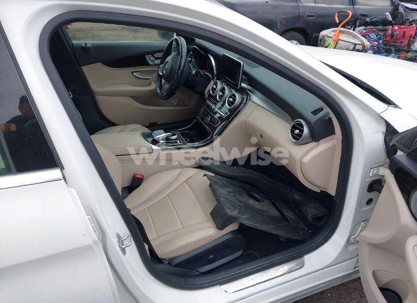 Photo 5 of 2015 Mercedes-benz C 300 4MATIC/LUXURY 4MATIC/SPORT 4MATIC (VIN 55SWF4KB9FU094676)