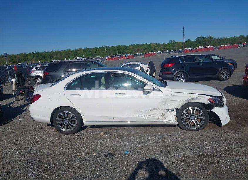 Photo 13 of 2016 Mercedes-benz C 300 4MATIC/LUXURY 4MATIC/SPORT 4MATIC (VIN 55SWF4KB9GU110165)